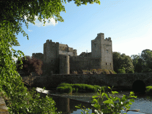 Cahir-Castle-on-Suir-River